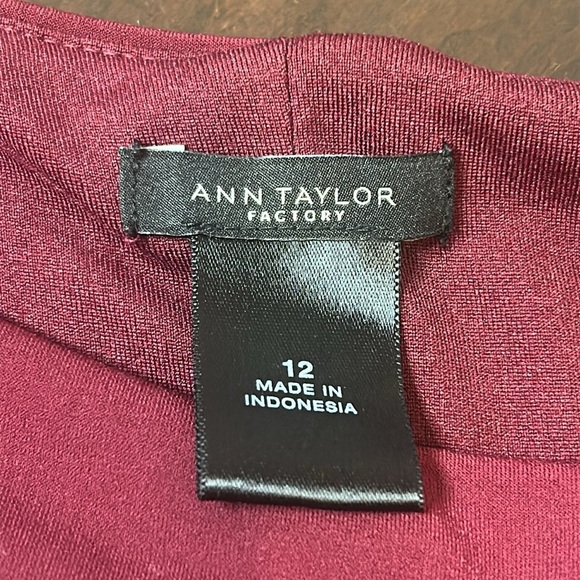 Ann Taylor Wine Red Ruched Stretch Sleeveless Sheath Midi Dress Women’s Size 12 - Picture 5 of 13